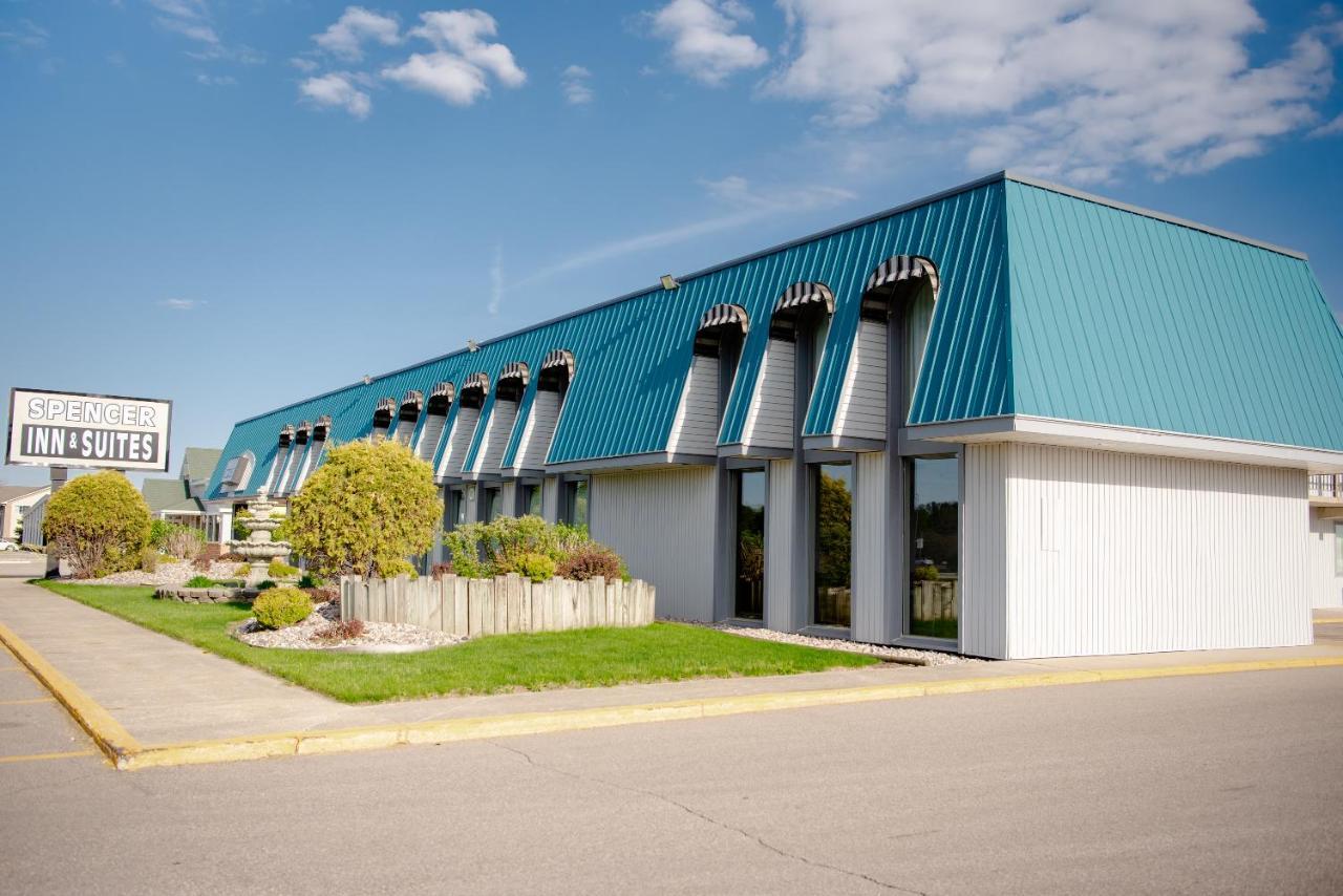 Spencer Inn & Suites Экстерьер фото
