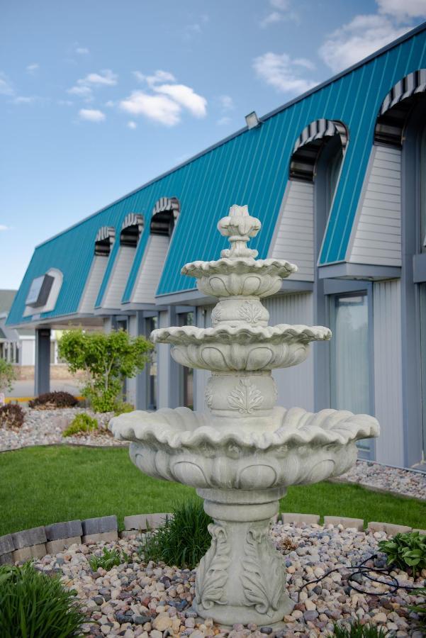 Spencer Inn & Suites Экстерьер фото